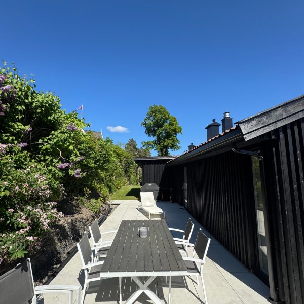 Nytt uteområde bak huset Høvik